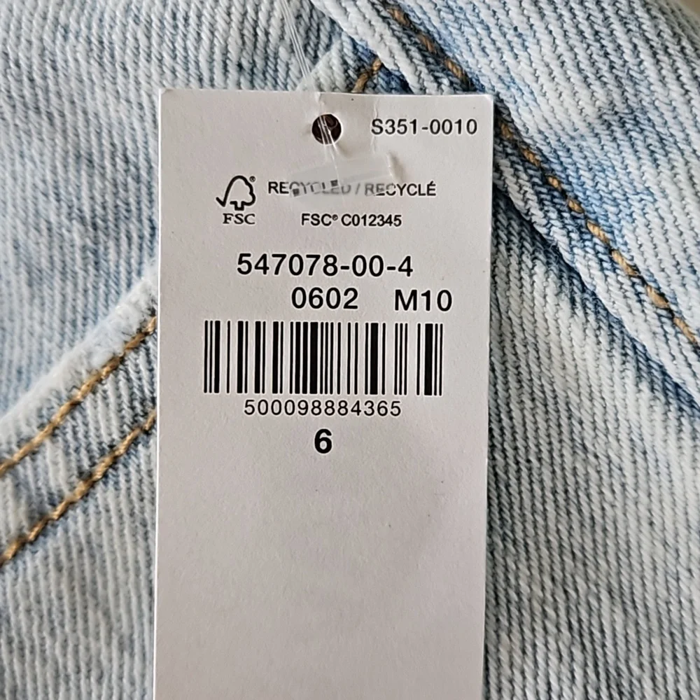 High Rise Curvy Straight Jeans - Picture 10 of 10